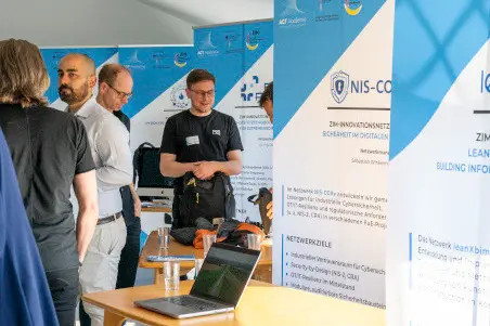 Austellung der Netzwerkpartner: BauRoBo und NIS-CORe