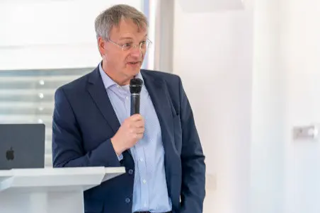 Stefan W. Kauling