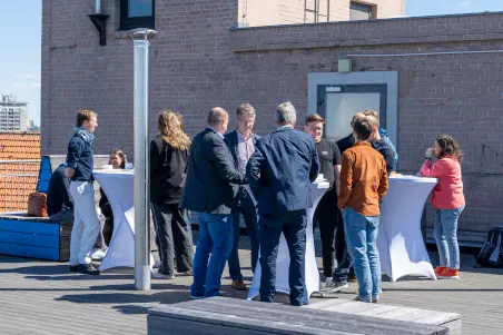 Get-together auf der Dachterrasse